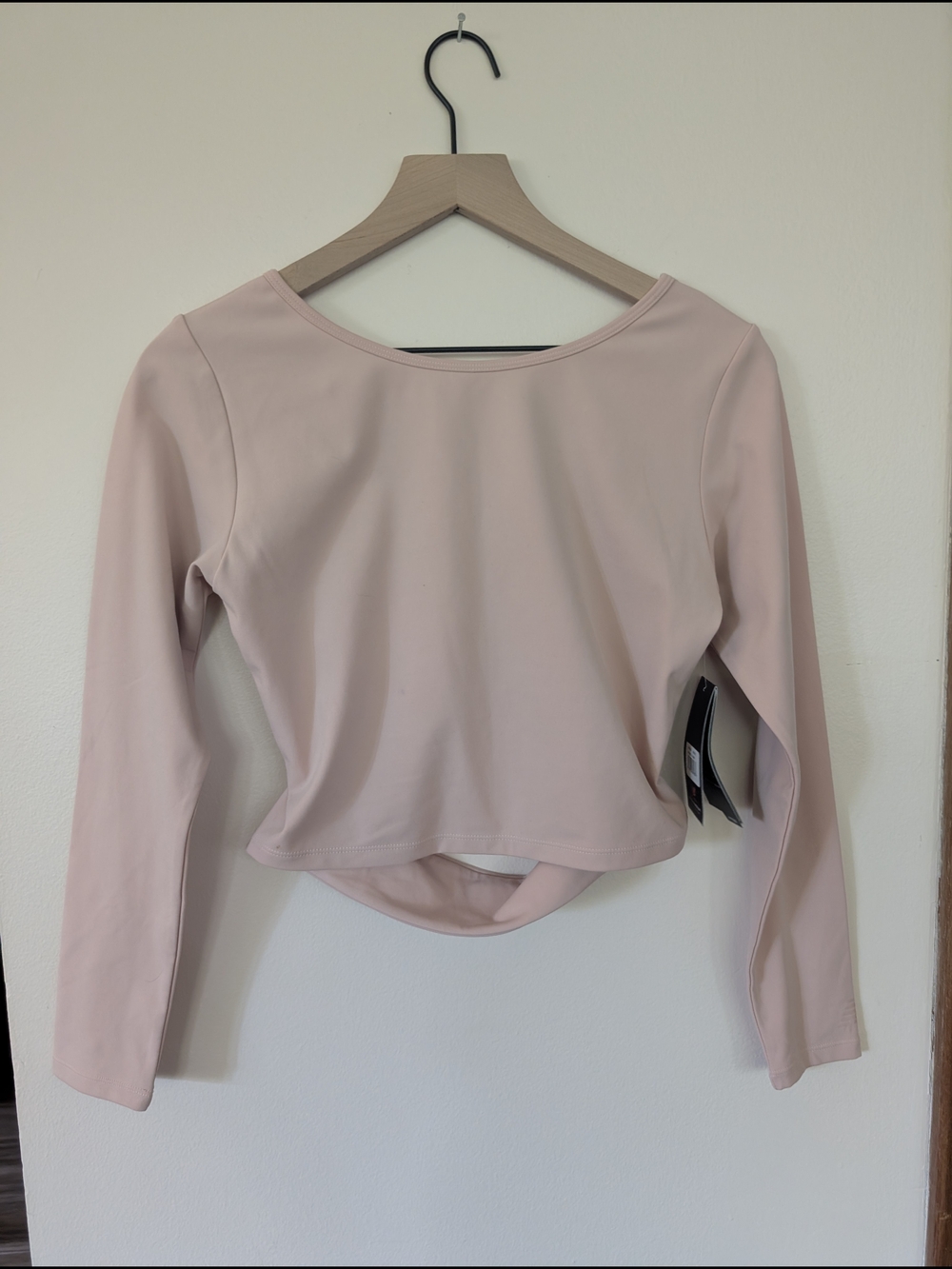 New Balance Women's Long Sleeve Crop Top in Blush Pink Medium - Picture 1 of 5
